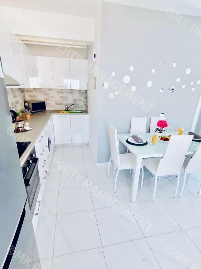 Lysia Sea-View Apartment Larnaca Extérieur photo