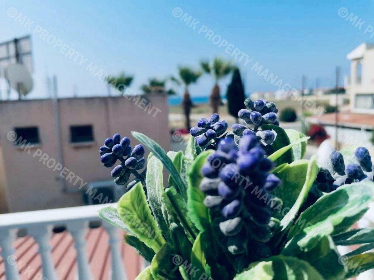 Lysia Sea-View Apartment Larnaca Extérieur photo